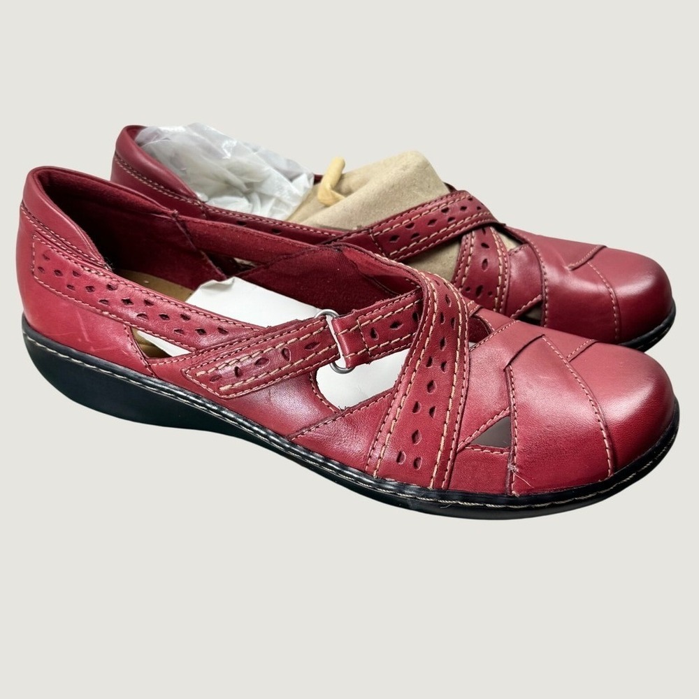 Clarks Bendables Mary Jane Women 9M Burgundy Leather Perforated Flat Shoes NEW
